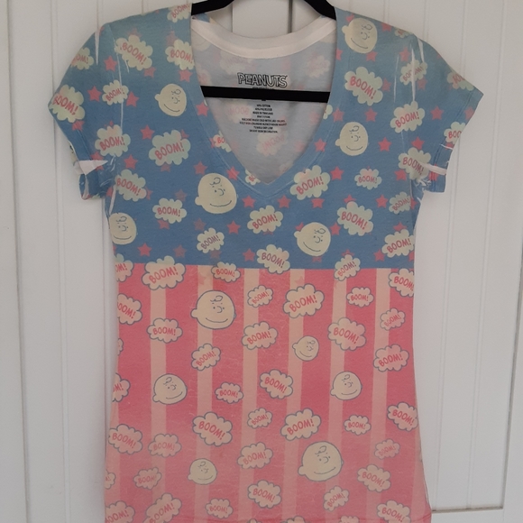 Peanuts V-Neck Tee, Charlie Brown, Size L - Picture 2 of 5